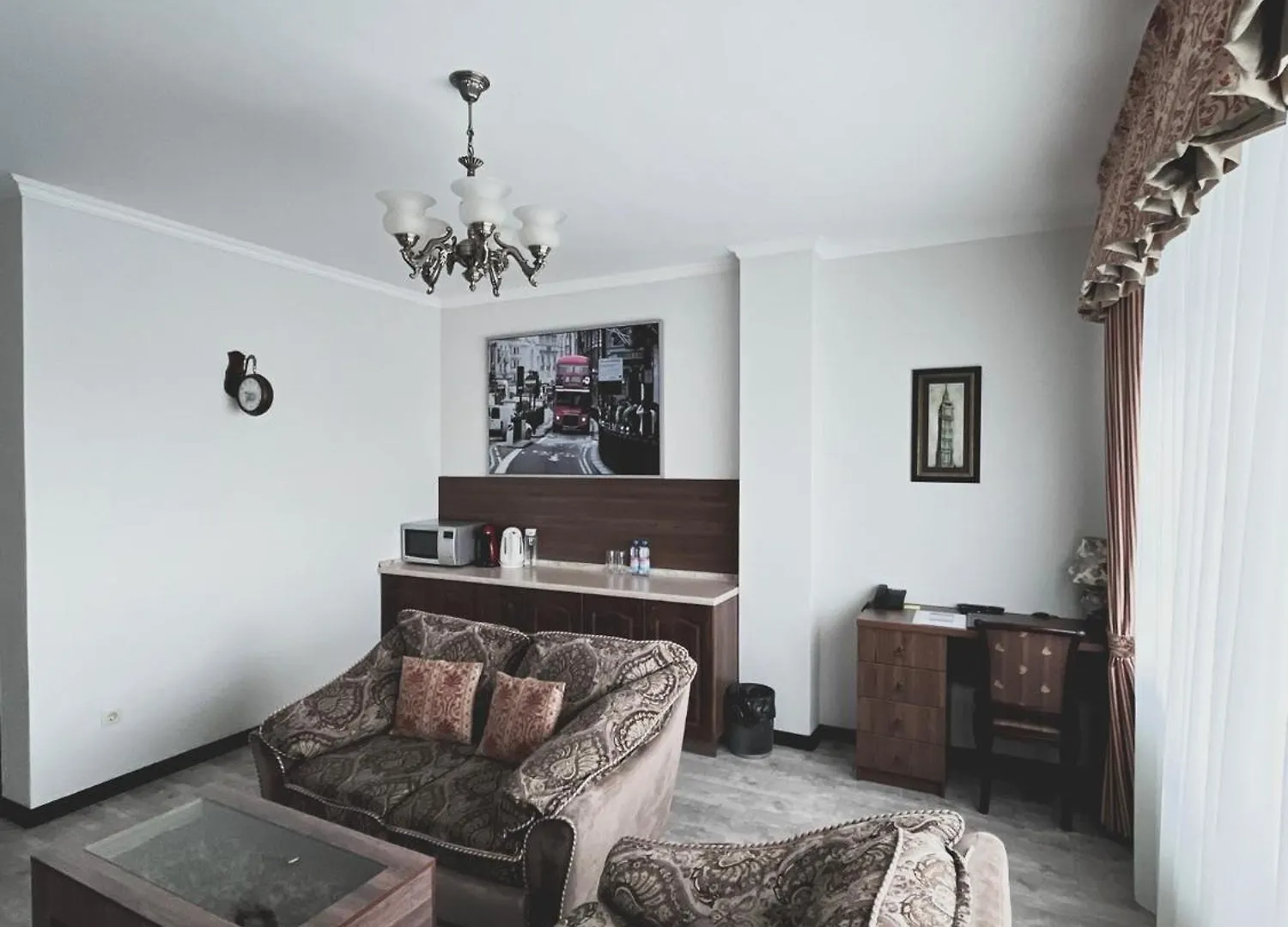 Vip House Hotel Astana 0*,